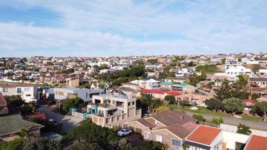 0 Bedroom Property for Sale in Wavecrest Eastern Cape